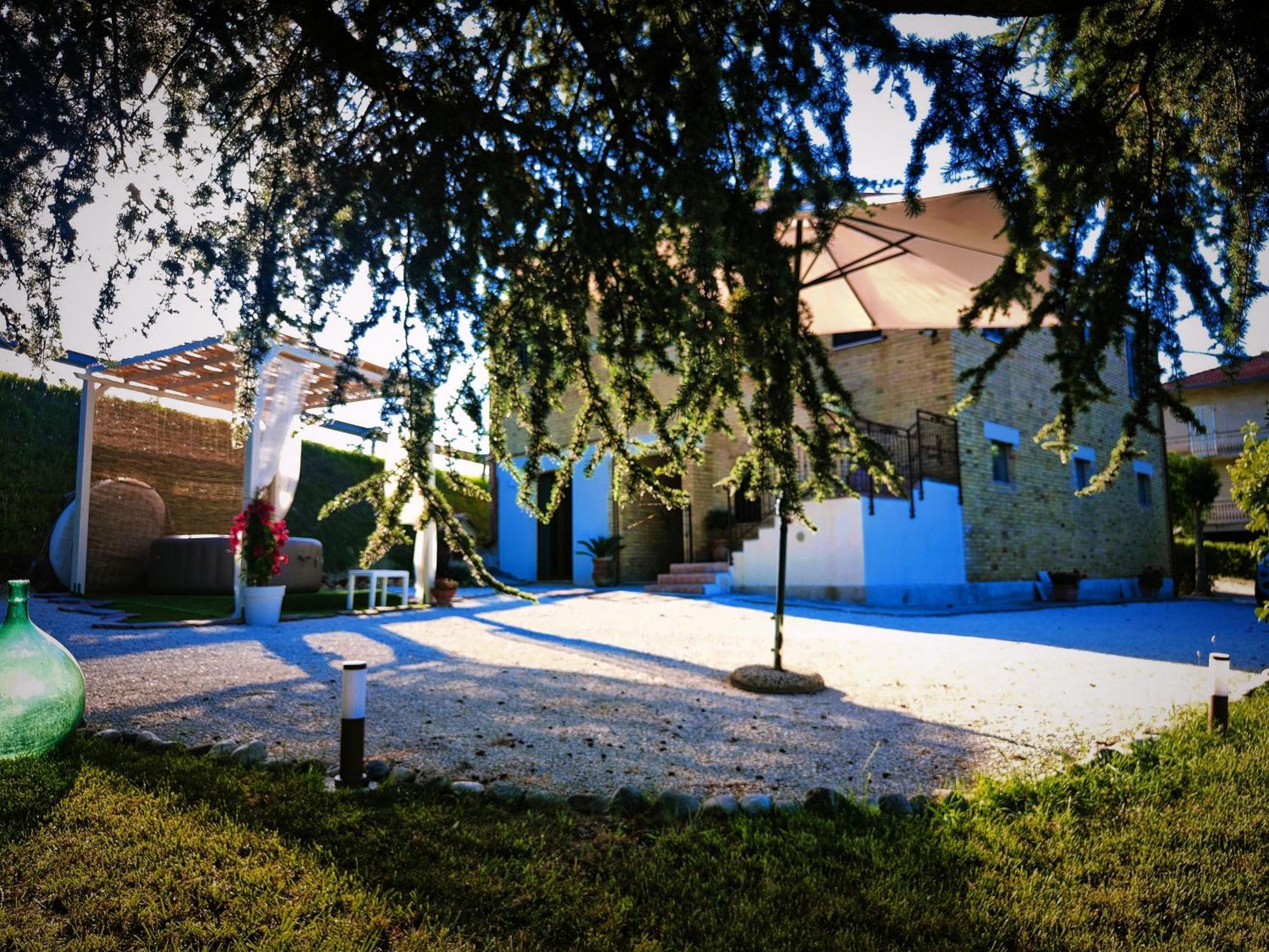 La Casa Del Duca Casa de hóspedes Montalto delle Marche Exterior foto